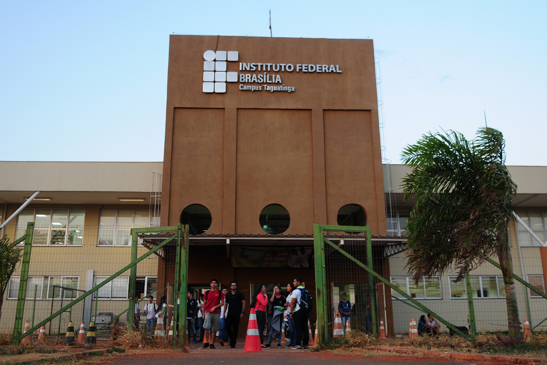 Mais de 2 mil vagas para cursos técnicos no Instituto Federal de BrasÃlia (IFB) estão abertas. Os interessados em estudar em um dos dez campi no 1º semestre de 2019 têm até 30 de novembro para participar do processo seletivo.
