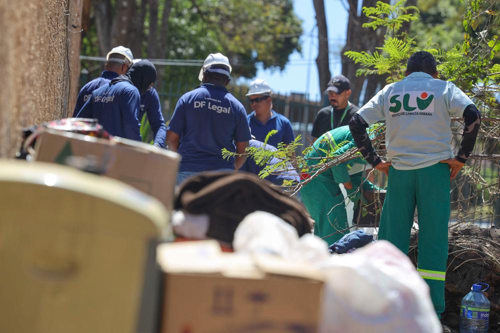 Mais de 40 pessoas em situação de rua foram atendidas por ação coordenada do GDF na última semana